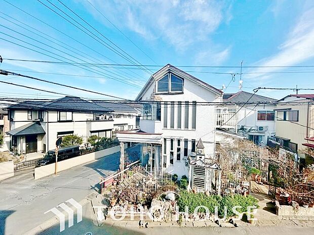 豊かな陽光に照らしだされる素敵な空間。季節を問わず華やいだ素敵な風景をお楽しみいただけます。