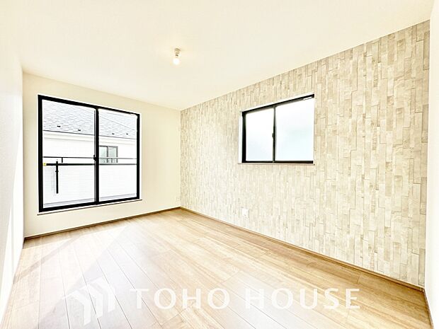 家具の配置のし易い室内です。趣味の部屋としても充分な広さを確保しております。