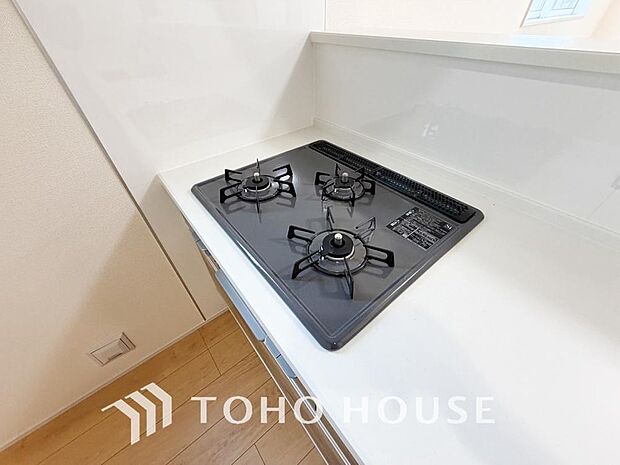 毎日料理をする、料理が好き、家族が多くて量を作る必要がある、等の方々にとっては必須の3口コンロ。