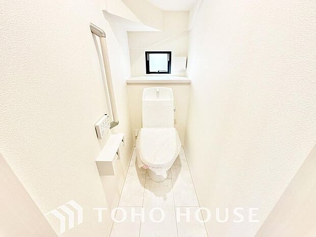 清潔な空間であって頂けますように、目に留まるだけではなく、汚れをふき取り易いフロアと壁紙をチョイス。