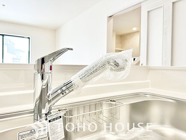 浄水と原水をボタン一つで切り替えられる浄水器一体型水洗。近年主流になりつつある人気の設備です。