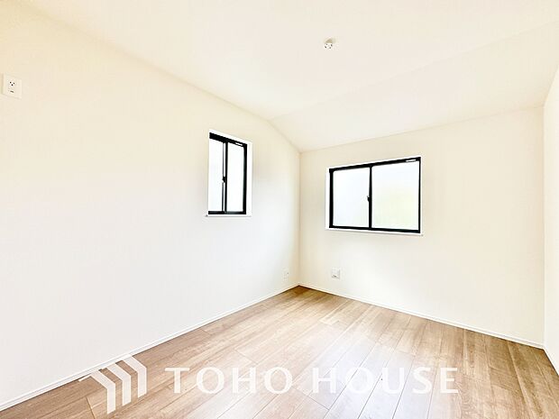 白を基調とした室内は、明るい住空間を造り出すだけでなく、清潔感をもたらしてくれます。