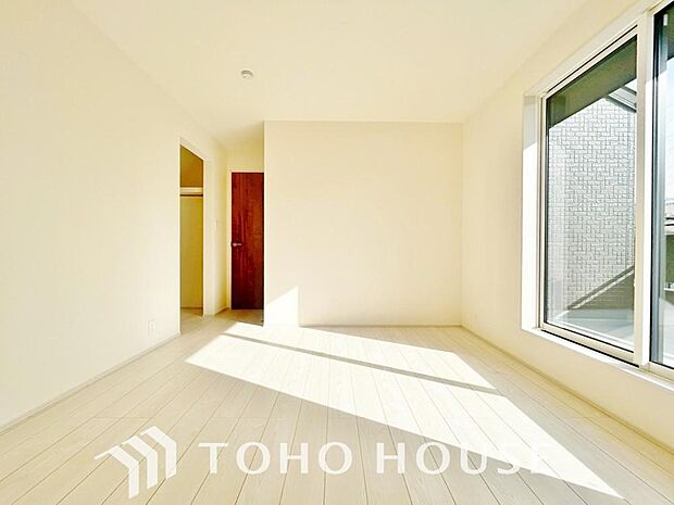 白を基調とした室内は、明るい住空間を造り出すだけでなく、清潔感をもたらしてくれます。