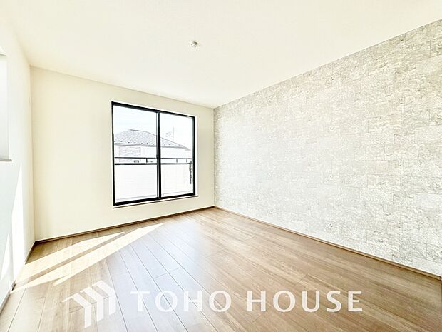 一日の疲れを癒やしてくれる主寝室。時を忘れて過ごす場所として過ごせるお部屋。