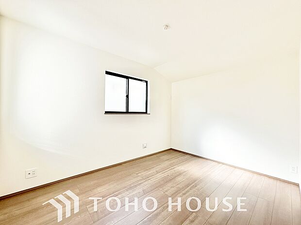 お子様の心と身体を見守る子供部屋として、小さな自立心を育むお部屋作りを見越してご覧下さい。