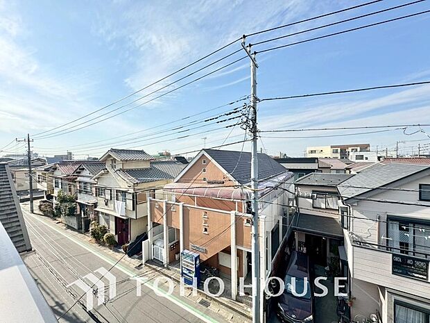 豊かな陽光に照らしだされる素敵な空間。季節を問わず華やいだ素敵な風景をお楽しみいただけます。