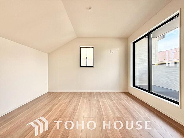 心と体をゆったりと安らげる主寝室。寝室のゆとりが大きい分だけ、暮らしの安らぎは深まります。