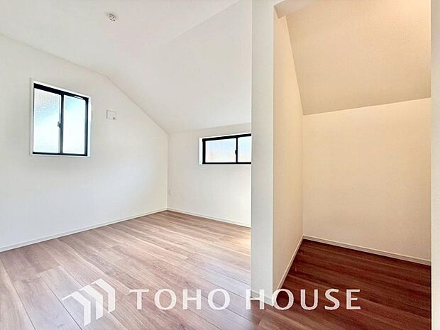 お子様の心と身体を見守る子供部屋として、小さな自立心を育むお部屋作りを見越してご覧下さい。