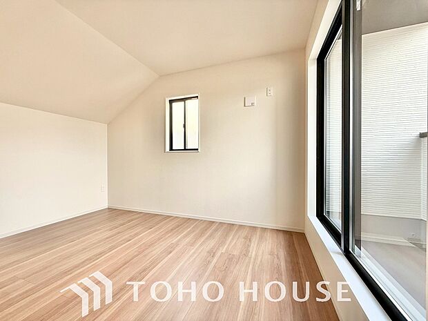 白を基調とした室内は、明るい住空間を造り出すだけでなく、清潔感をもたらしてくれます。