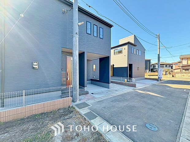 家のすぐ前に駐車場があるので、車の出入庫に時間がとられることもありません。