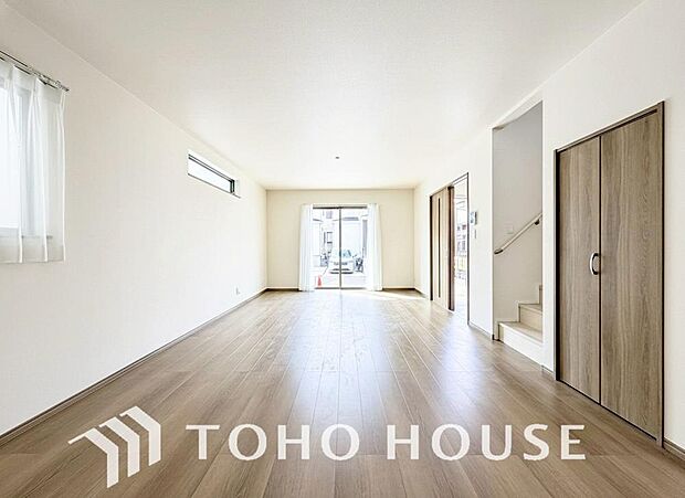 作り手の「気持ちの良いリビングでお過ごししていただきたい」という思いを感じさせます。