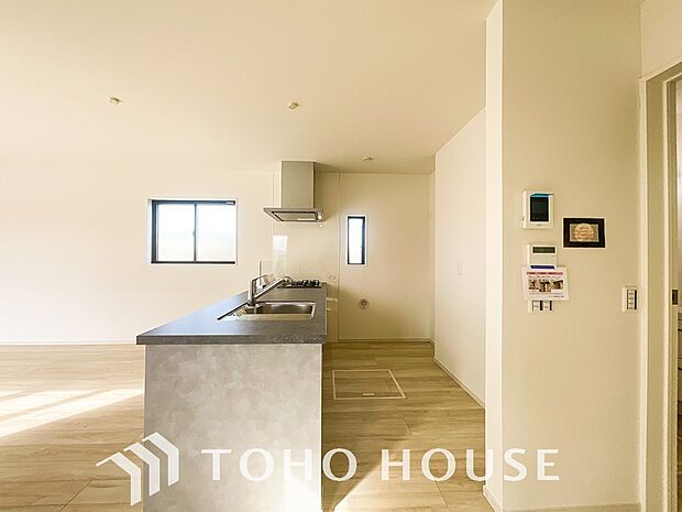 お料理の上手な方が、独壇場でお料理の腕を披露するスタイルに向いているキッチンです。