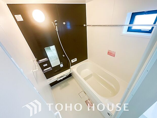 心地よいバスタイムを演出する浴室はゆとりあるサイズを採用。