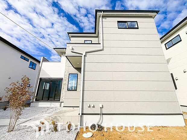 忙しく過ぎゆく日常を置き去るほど、ゆったりした時間が流れる住環境です。