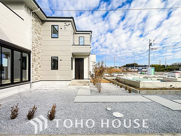 めまぐるしく過ぎ行く日々の中で、休息と癒しを提供してくれる空の下のプライベート空間があります。