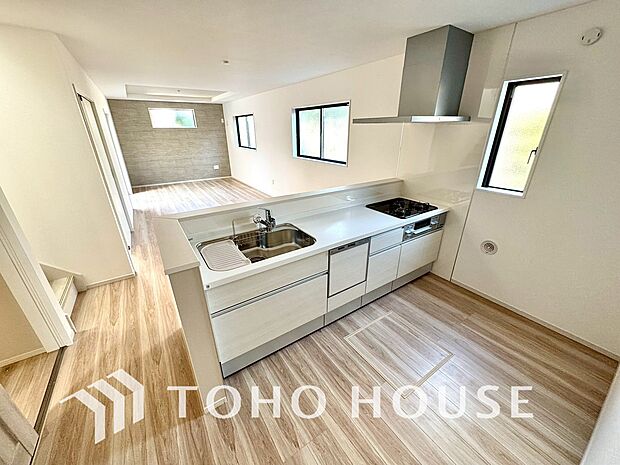 お料理の上手な方が、独壇場でお料理の腕を披露するスタイルに向いているキッチンです。