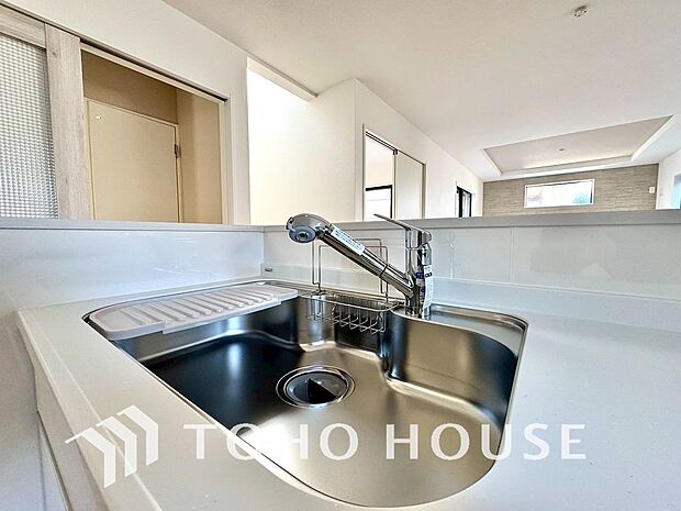 クリアな水が毎日使え、見た目にもスマートな浄水器一体型。お米を炊いたりする際には浄水機能をつかうこともできて、人気の商品です。