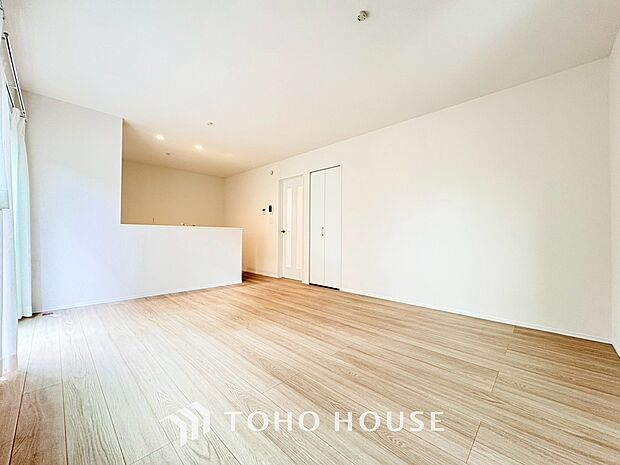 造りこんだ空間演出の妙が生み出す光と質のハーモニーはこの住宅のクオリティの良さを実感させてくれます。