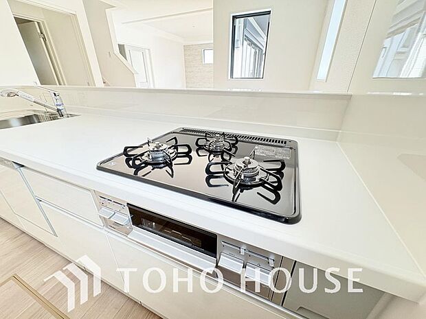 毎日料理をする、料理が好き、家族が多くて量を作る必要がある、等の方々にとっては必須の3口コンロ。