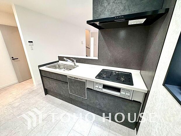 お料理の上手な方が、独壇場でお料理の腕を披露するスタイルに向いているキッチンです。