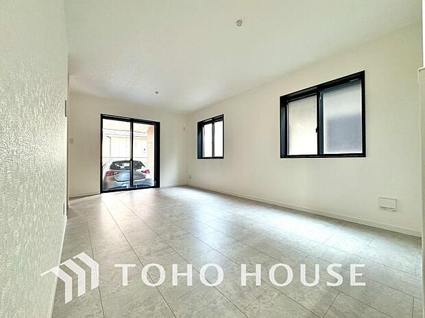 作り手の「気持ちの良いリビングでお過ごししていただきたい」という思いを感じさせます。