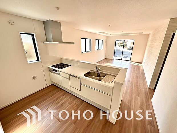 お料理の上手な方が、独壇場でお料理の腕を披露するスタイルに向いているキッチンです。