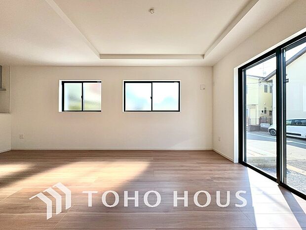 作り手の「気持ちの良いリビングでお過ごししていただきたい」という思いを感じさせます。