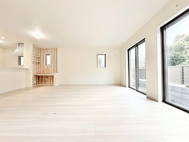 造りこんだ空間演出の妙が生み出す光と質のハーモニーはこの住宅のクオリティの良さを実感させてくれます。 ※家具・家電はCGです。