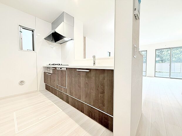 広々としたキッチンスペースで快適に作業ができると、毎日のお料理もより一層楽しく取り組めそうですね。