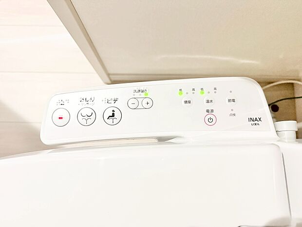 1年中温かいので安心して座ることができます。便座カバーも必要ないので常に清潔に保てることができます。