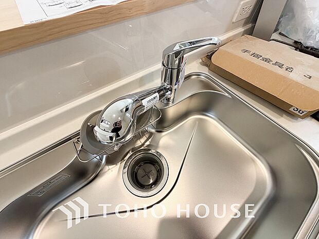 浄水と原水をボタン一つで切り替えられる浄水器一体型水洗。近年主流になりつつある人気の設備です。