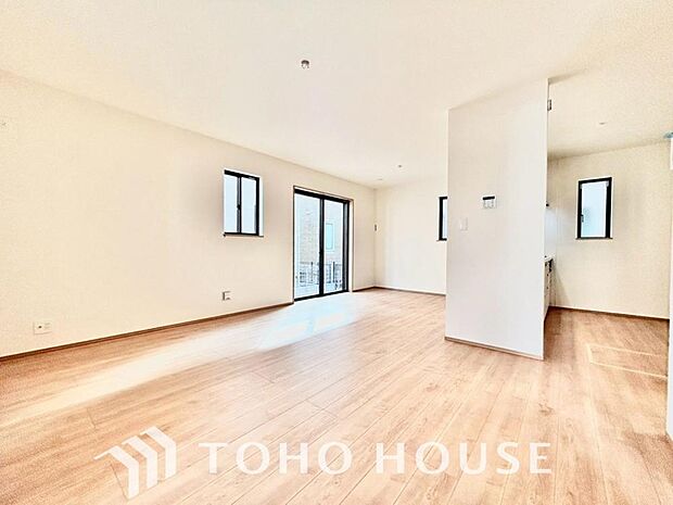 作り手の「気持ちの良いリビングでお過ごししていただきたい」という思いを感じさせます。