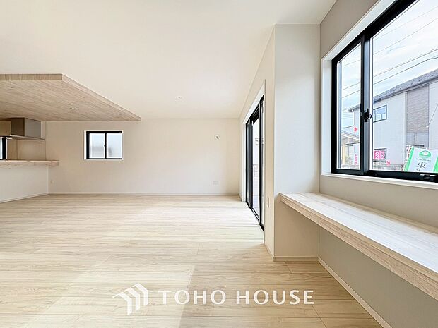 造りこんだ空間演出の妙が生み出す光と質のハーモニーはこの住宅のクオリティの良さを実感させてくれます。