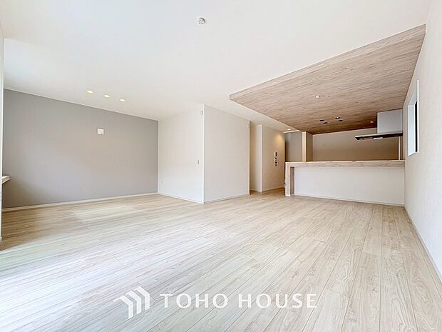 家は、ただ生活する場ではなく、笑顔の毎日、安らぎの日々のために、暮らしを愉しく、快適にする場所。