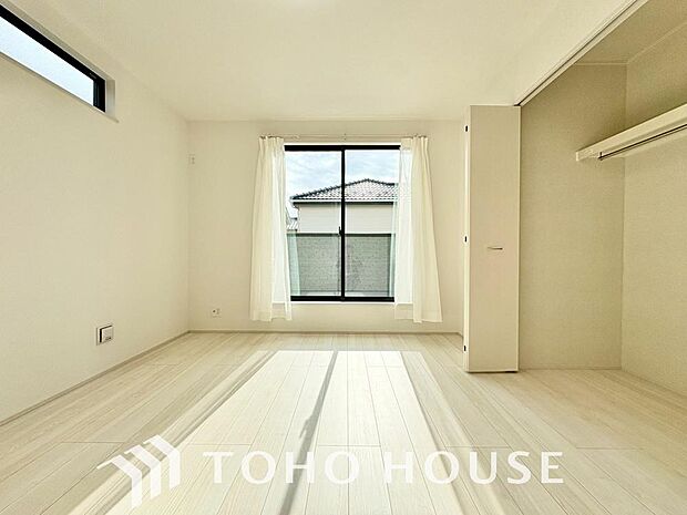 お子様の心と身体を見守る子供部屋として、小さな自立心を育むお部屋作りを見越してご覧下さい。