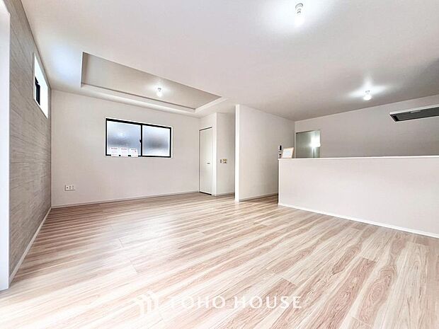 光と風があふれる開放的なリビングダイニングには自然と家族みんなが集まってきます。。