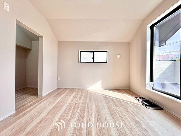 お子様の心と身体を見守る子供部屋として、小さな自立心を育むお部屋作りを見越してご覧下さい。