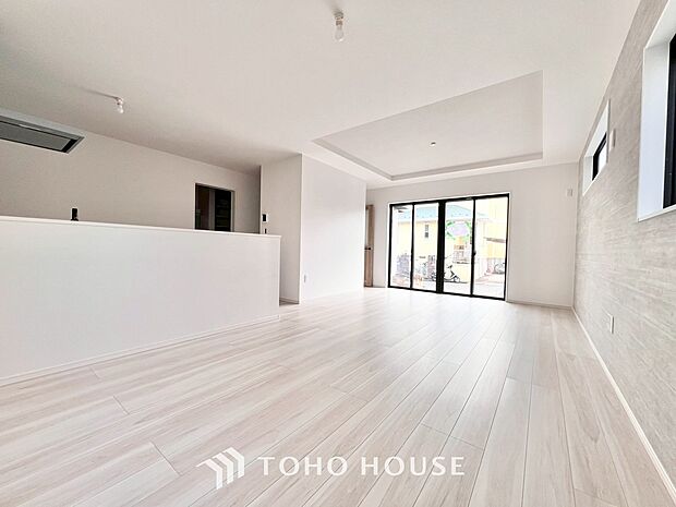 造りこんだ空間演出の妙が生み出す光と質のハーモニーはこの住宅のクオリティの良さを実感させてくれます。