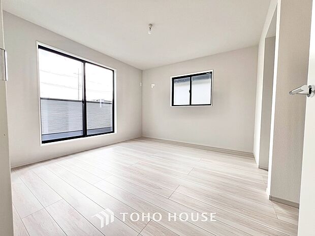 お子様の心と身体を見守る子供部屋として、小さな自立心を育むお部屋作りを見越してご覧下さい。