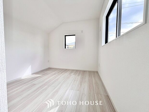 家具の配置がしやすい室内。趣味の部屋としても十分な広さを確保しており、快適にお使いいただけます。