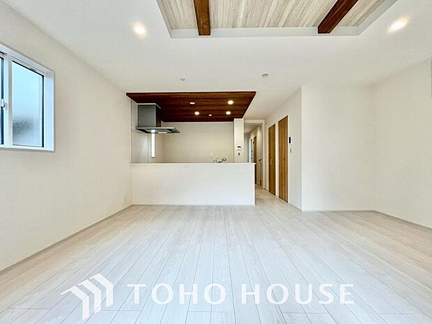 作り手の「気持ちの良いリビングでお過ごししていただきたい」という思いを感じさせます。