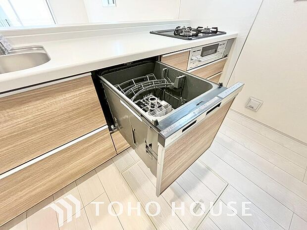 高温水や高圧水流を使う事で効率よく食器洗浄できます。殺菌効果も高いので哺乳瓶等を洗う際にも便利です。