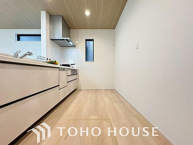 お料理の上手な方が独壇場でお料理の腕を披露するスタイルに向いているキッチンです。