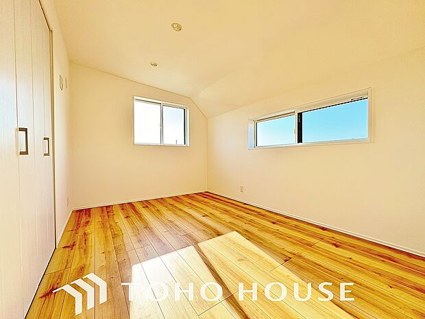 お子様の心と身体を見守る子供部屋として、小さな自立心を育むお部屋作りを見越してご覧下さい。