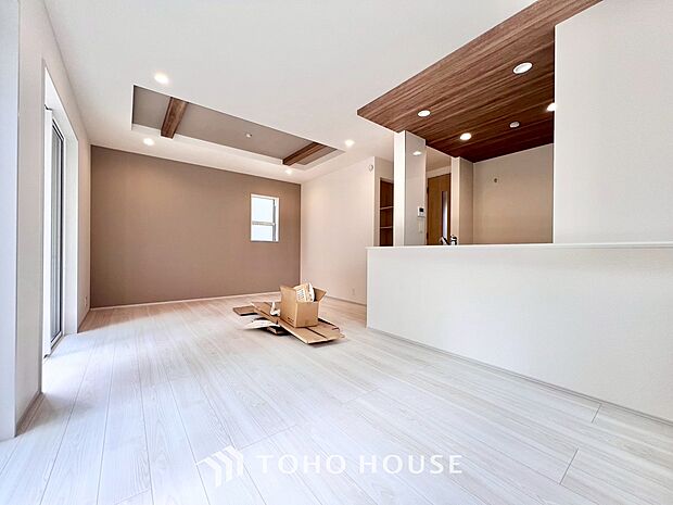 造りこんだ空間演出の妙が生み出す光と質のハーモニーはこの住宅のクオリティの良さを実感させてくれます。