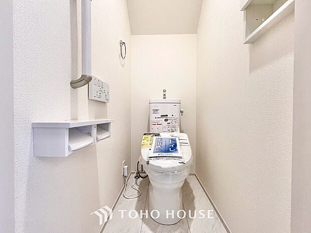 清潔な空間であって頂けますように、目に留まるだけではなく、汚れをふき取り易いフロアと壁紙をチョイス。