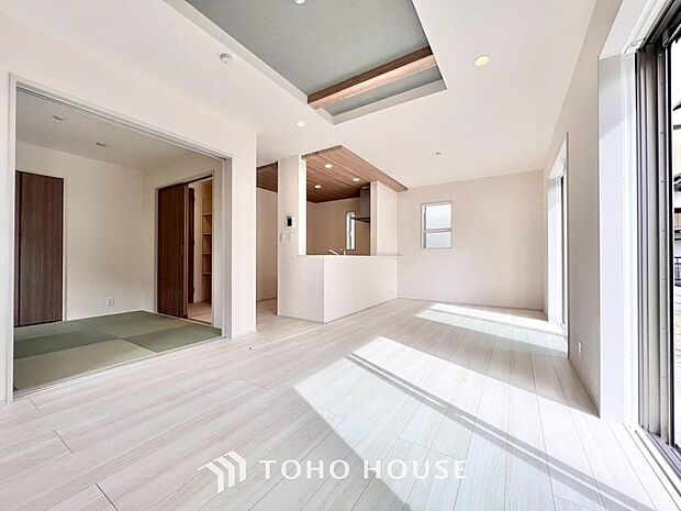 家は、ただ生活する場ではなく、笑顔の毎日、安らぎの日々のために、暮らしを愉しく、快適にする場所。