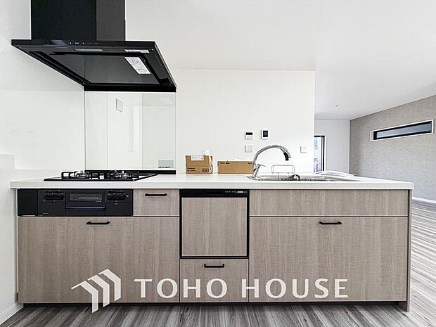 広々キッチンを採用。みんなで作った料理を召し上がりながらの会話は、どのような物になるのでしょうか。