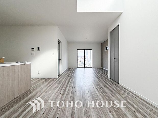 家は、ただ生活する場ではなく、笑顔の毎日、安らぎの日々のために、暮らしを愉しく、快適にする場所。