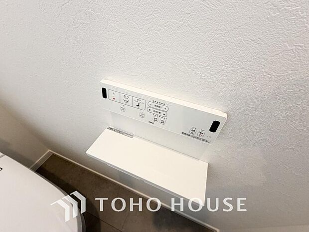 温かい便座に座ることができる温水洗浄便座。便座カバーいらずで清潔を保てることは大きいメリットです。